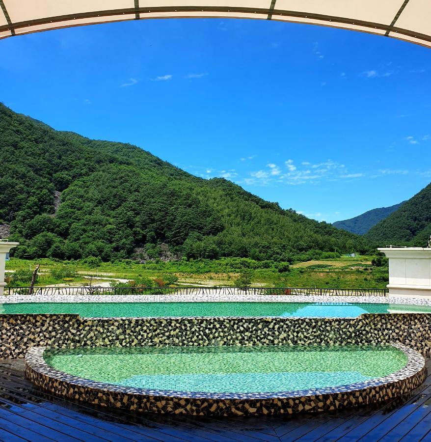 Pine Forest Jeongseon Alpine Resort Εξωτερικό φωτογραφία