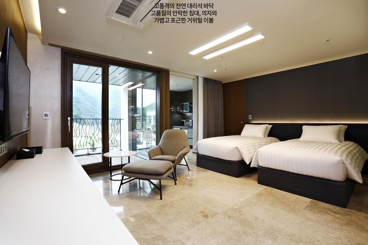 Pine Forest Jeongseon Alpine Resort Εξωτερικό φωτογραφία