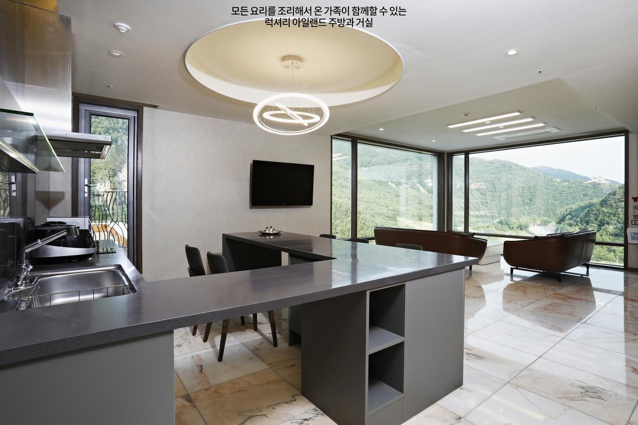 Pine Forest Jeongseon Alpine Resort Εξωτερικό φωτογραφία